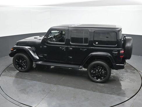 Used 2021 Jeep Wrangler Unlimited Sahara AWD/4WD image 45