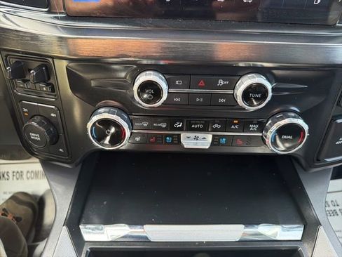 Used 2025 Ford F350 Lariat w/ Black Appearance Package AWD/4WD image 19