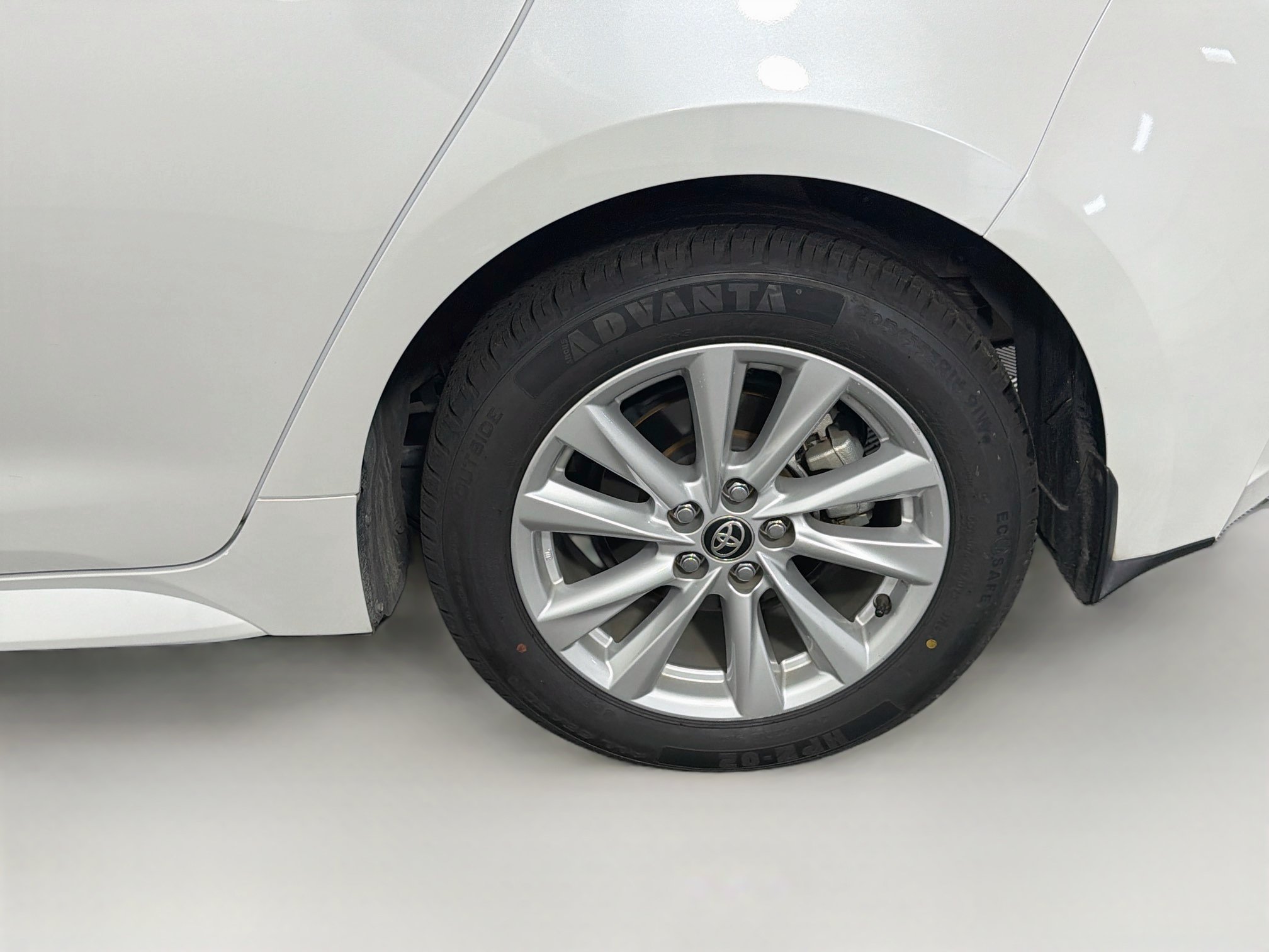 Used 2025 Toyota Corolla SE FWD image 11