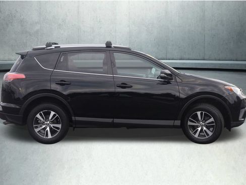 Used 2018 Toyota RAV4 XLE AWD/4WD image 10