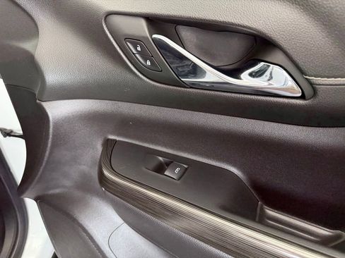 Used 2023 GMC Acadia SLT image 62