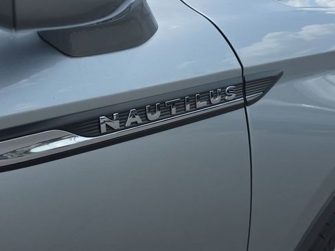 Certified 2022 Lincoln Nautilus Reserve FWD image 5