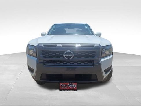 Certified 2025 Nissan Frontier SV RWD image 2
