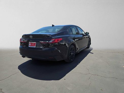 Used 2026 Toyota Camry SE FWD image 3