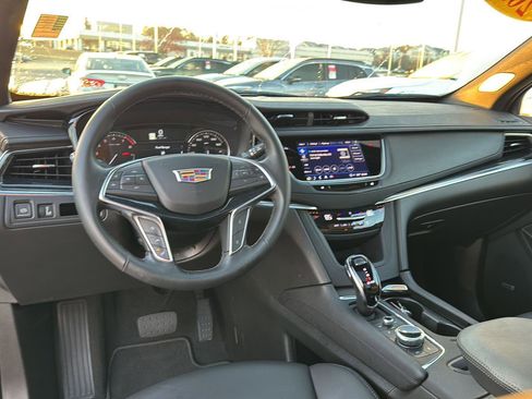Used 2025 Cadillac XT5 Premium Luxury image 16
