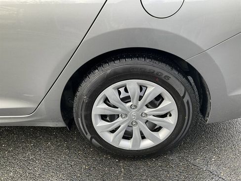 Used 2021 Hyundai Accent SE image 11