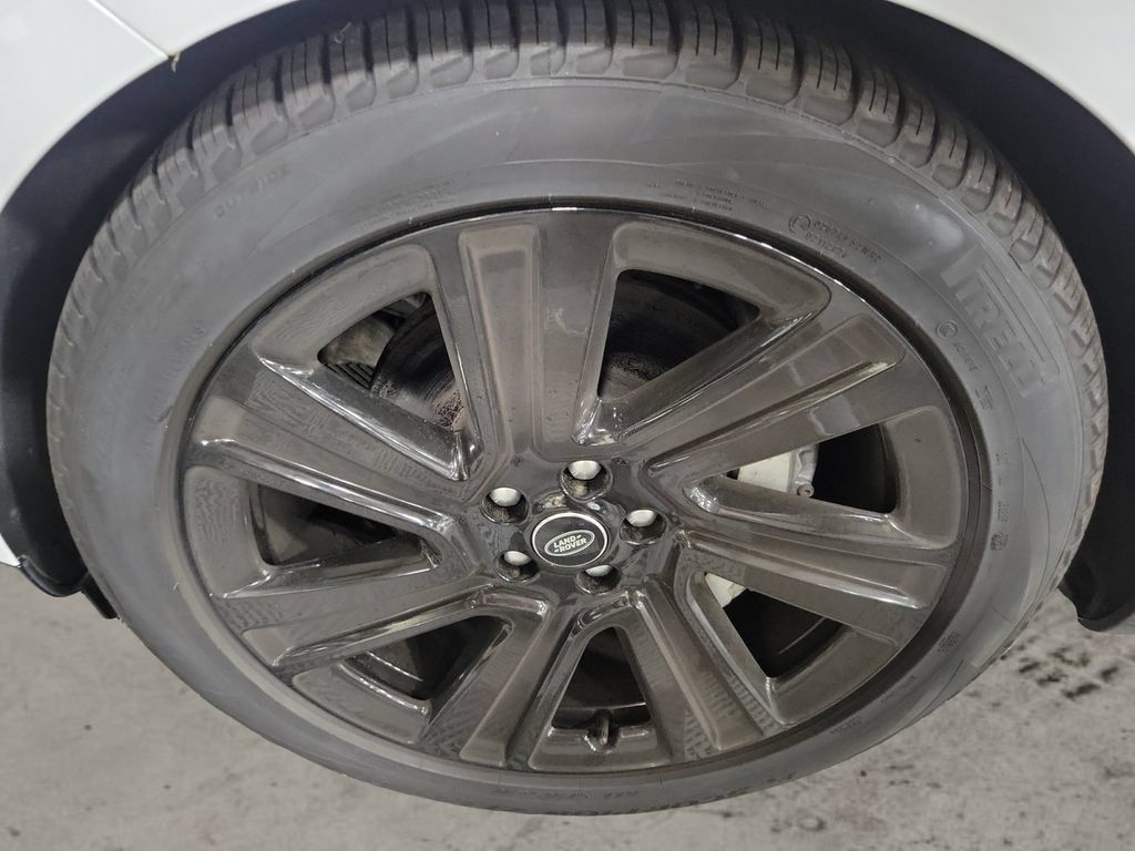 Used 2023 Land Rover Range Rover SE AWD/4WD image 9