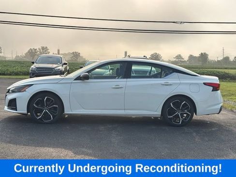 Used 2024 Nissan Altima 2.5 SR FWD image 5