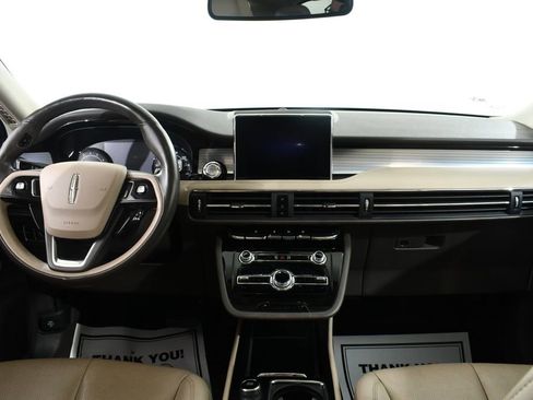 Used 2022 Lincoln Corsair AWD w/ Premium Package image 7
