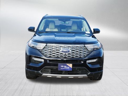 Used 2023 Ford Explorer Platinum w/ Technology Package AWD/4WD image 2