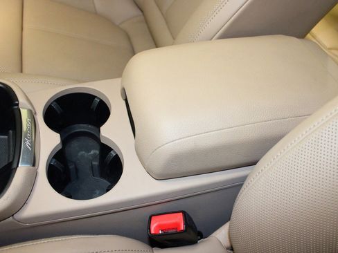 Used 2025 Porsche Macan w/ Premium Package Plus image 33