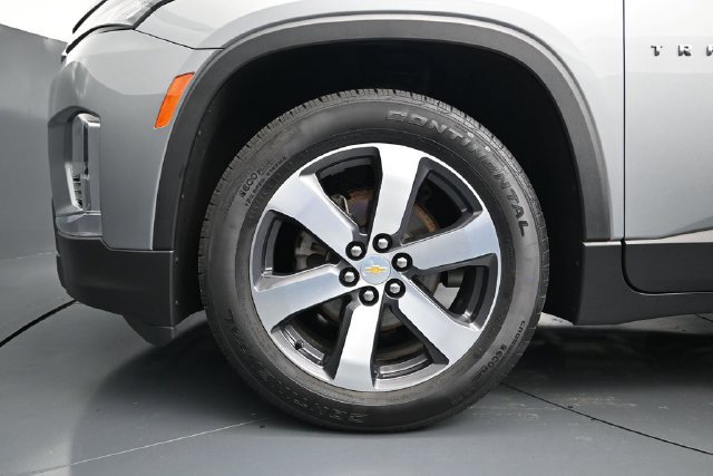 Used 2023 Chevrolet Traverse LT w/ LT Premium Package AWD/4WD image 17