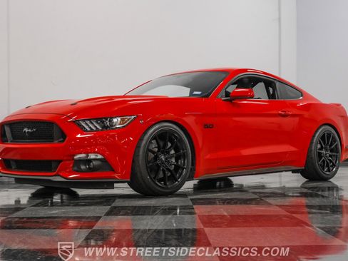 Used 2017 Ford Mustang GT image 19