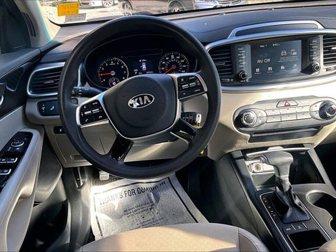 Used 2020 Kia Sorento LX AWD/4WD image 7