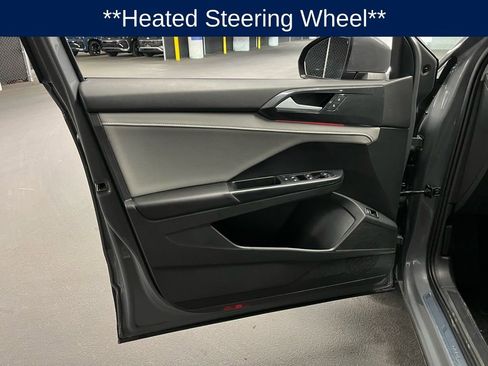 Used 2023 Volkswagen Taos SEL image 18