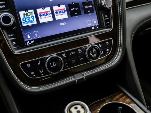 Used 2019 Bentley Bentayga image 63