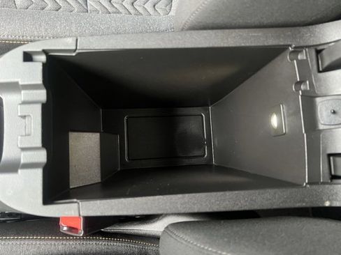 Used 2023 Chevrolet Equinox LT image 36