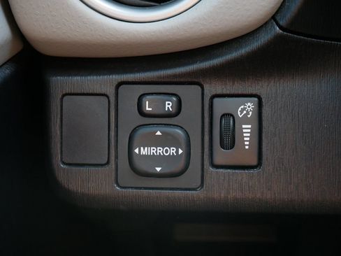 Used 2012 Toyota Yaris LE FWD image 16