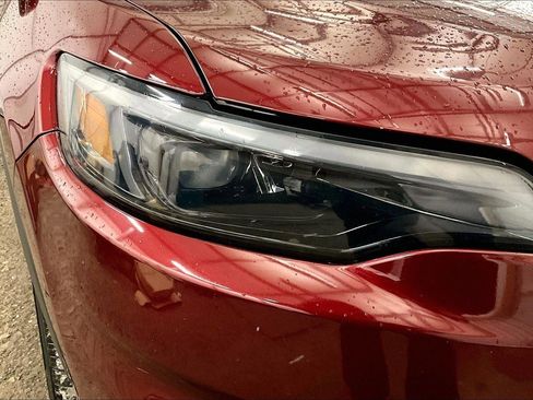 Used 2020 Jeep Cherokee Latitude Plus image 28