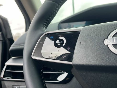 Certified 2025 Nissan Murano SV image 34