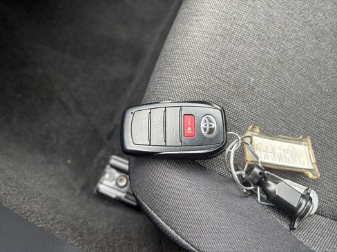 Used 2025 Toyota Camry LE image 22