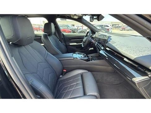 Used 2026 BMW 530i RWD image 32