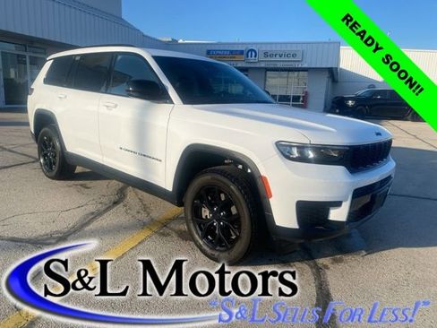 Used 2025 Jeep Grand Cherokee L Laredo image 1