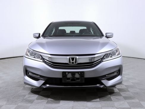 Used 2017 Honda Accord Sport Special Edition image 5