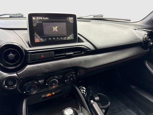 Used 2016 MAZDA MX-5 Miata Club RWD image 40