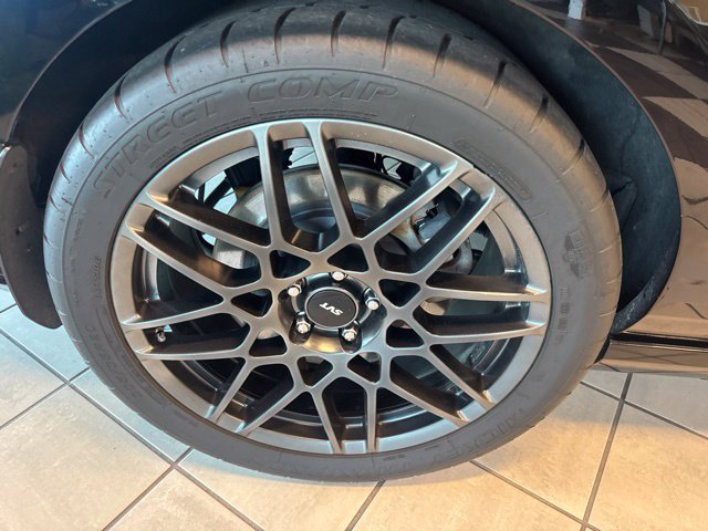 Used 2013 Ford Mustang Shelby GT500 RWD image 16
