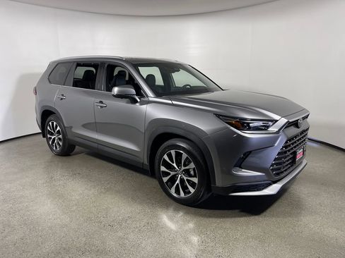 New 2026 Toyota Grand Highlander AWD Hybrid image 1