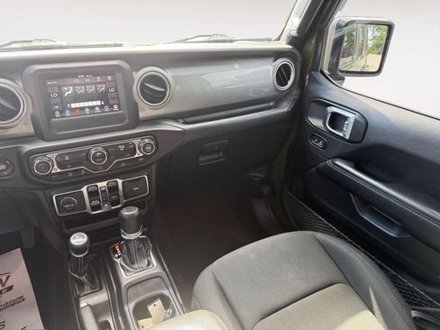 Used 2021 Jeep Wrangler Unlimited Sahara AWD/4WD image 12