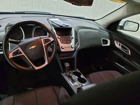 Used 2017 Chevrolet Equinox LT w/ Convenience Package image 4