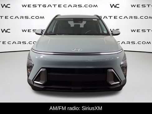 Used 2024 Hyundai Kona SEL AWD/4WD image 2