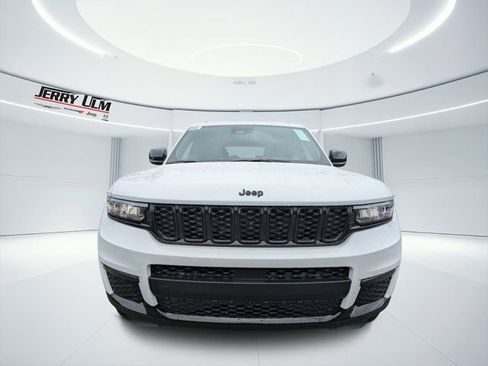 New 2025 Jeep Grand Cherokee L Limited w/ Black Appearance Package image 7