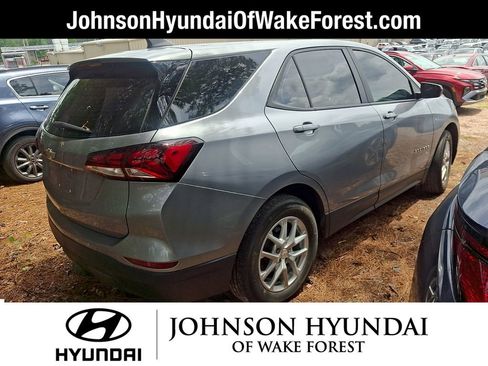 Used 2023 Chevrolet Equinox LS FWD image 4