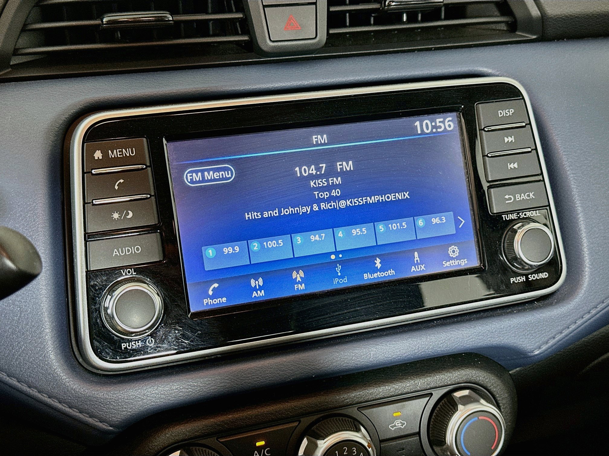 Used 2025 Nissan Versa SV FWD image 19