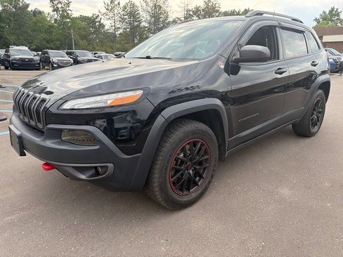 Used 2018 Jeep Cherokee Trailhawk w/ Comfort & Convenience Group AWD/4WD image 1