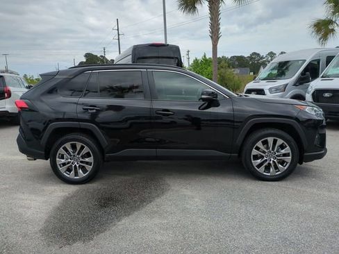 Used 2019 Toyota RAV4 XLE Premium w/ Cold Weather Package FWD image 3