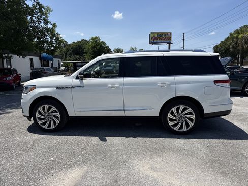 Used 2022 Lincoln Navigator Reserve RWD image 2