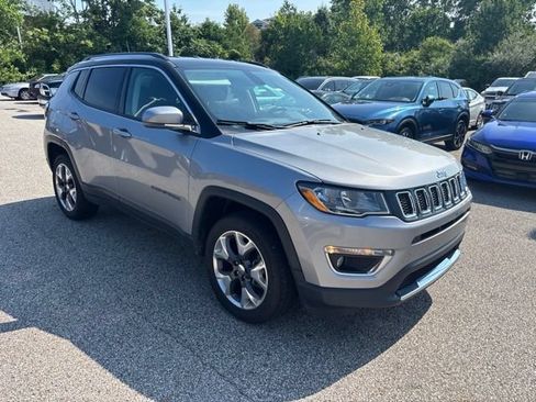 Used 2019 Jeep Compass Limited AWD/4WD image 2