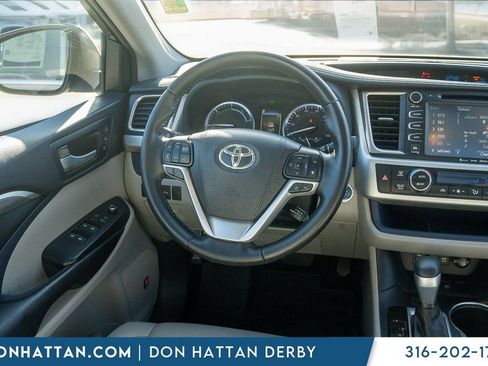 Used 2019 Toyota Highlander Limited Platinum image 5