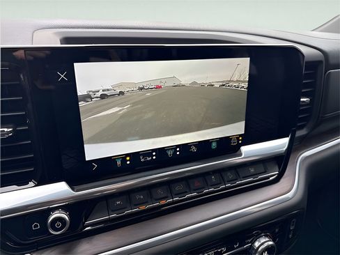 Used 2022 GMC Sierra 1500 SLT w/ SLT Convenience Package image 31