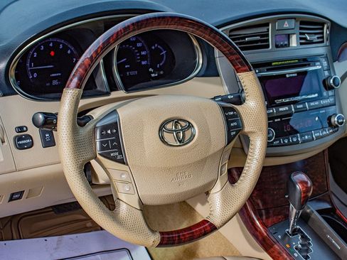 Used 2011 Toyota Avalon Limited FWD image 22