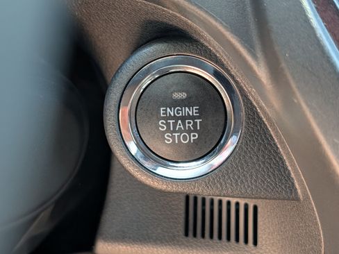 Certified 2025 Subaru Forester Premium AWD/4WD image 29
