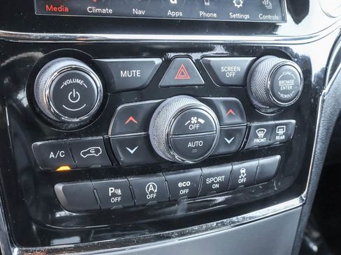 Used 2021 Jeep Grand Cherokee Limited AWD/4WD image 25