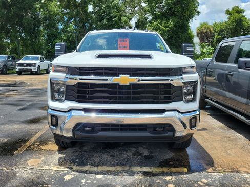 Used 2025 Chevrolet Silverado 2500 LT w/ Leather Package AWD/4WD image 2