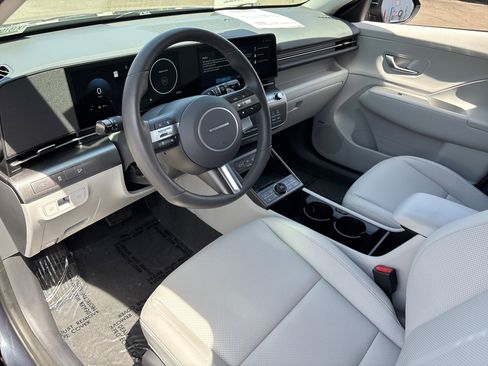 Used 2025 Hyundai Kona Limited FWD image 18