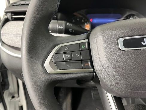 Used 2022 Jeep Compass Latitude image 18