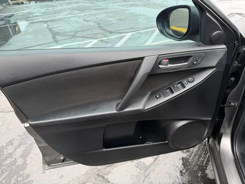 Used 2013 MAZDA MAZDA3 i Touring FWD image 10